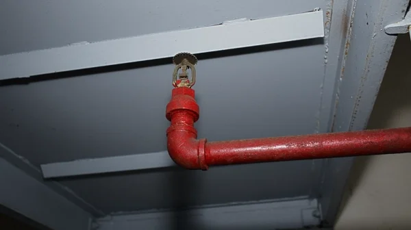 Dry pipe sprinkler