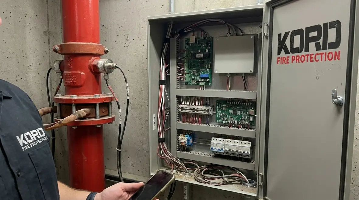 Standpipe pressure monitoring electrical components and remote alert panel