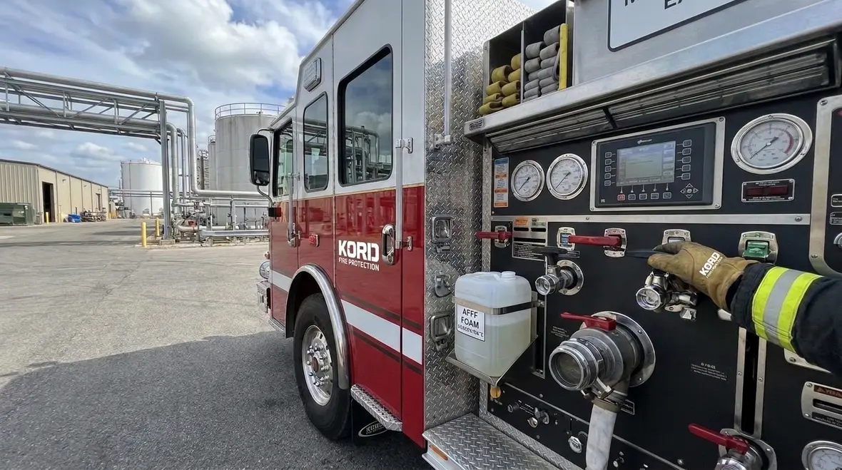 Foam proportioning fire apparatus system aligned with NFPA 1900 requirements